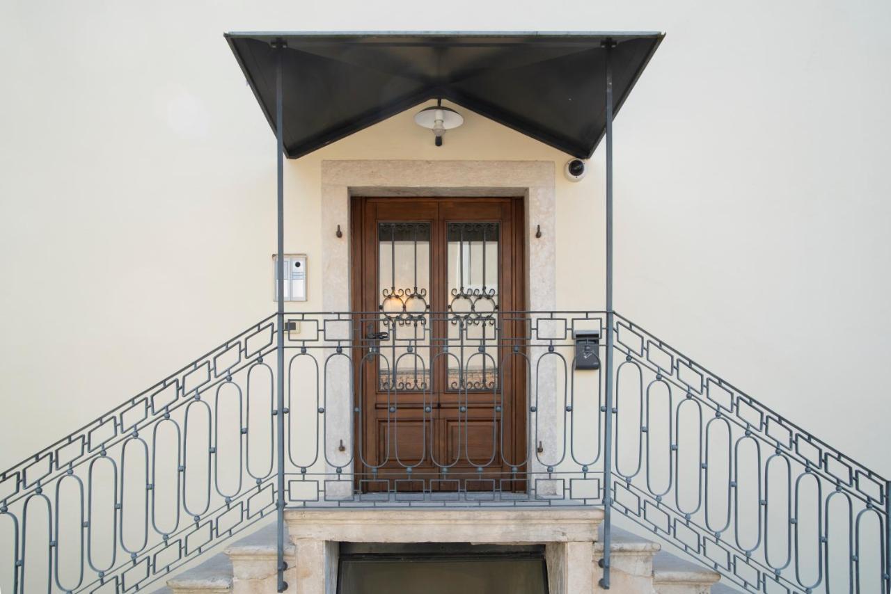 La Canonica Suite Apartments New Location Trento Exterior foto