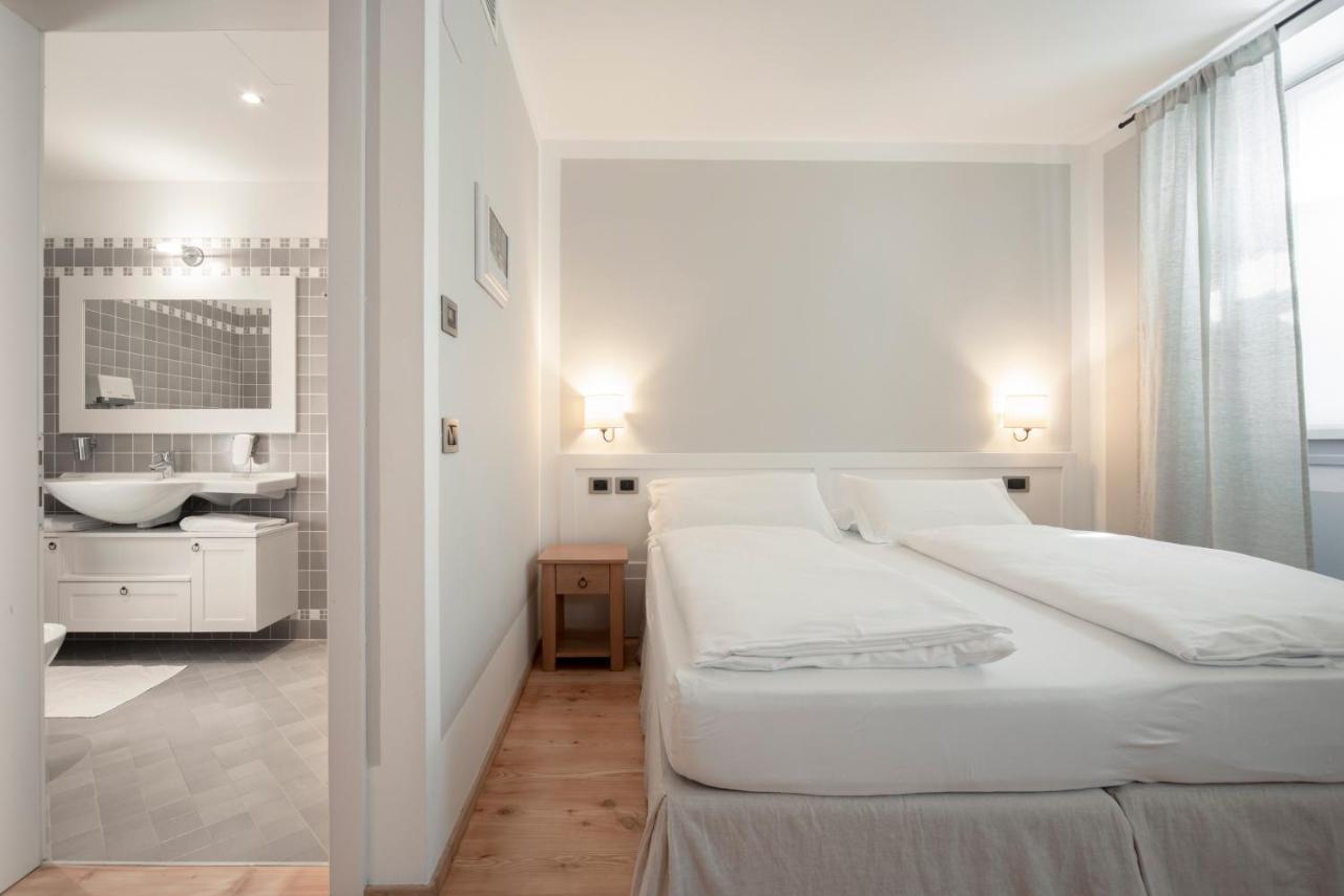 La Canonica Suite Apartments New Location Trento Exterior foto